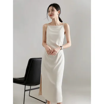 2023 Novo De Luxo Francesa Vestido De Verão A Luz De Luxo Sólido Plissado Vestido De Alça De Uma Linha De Pescoço Coreano De Moda High-End Design
